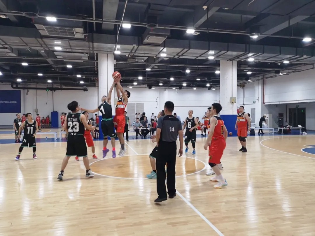 “康恩貝-伍方”籃球聯(lián)賽開(kāi)始