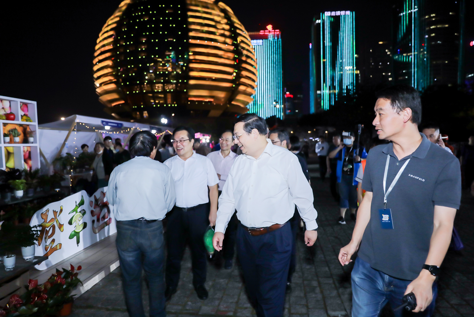 杭州市領(lǐng)導(dǎo)逛登豐造集夜市