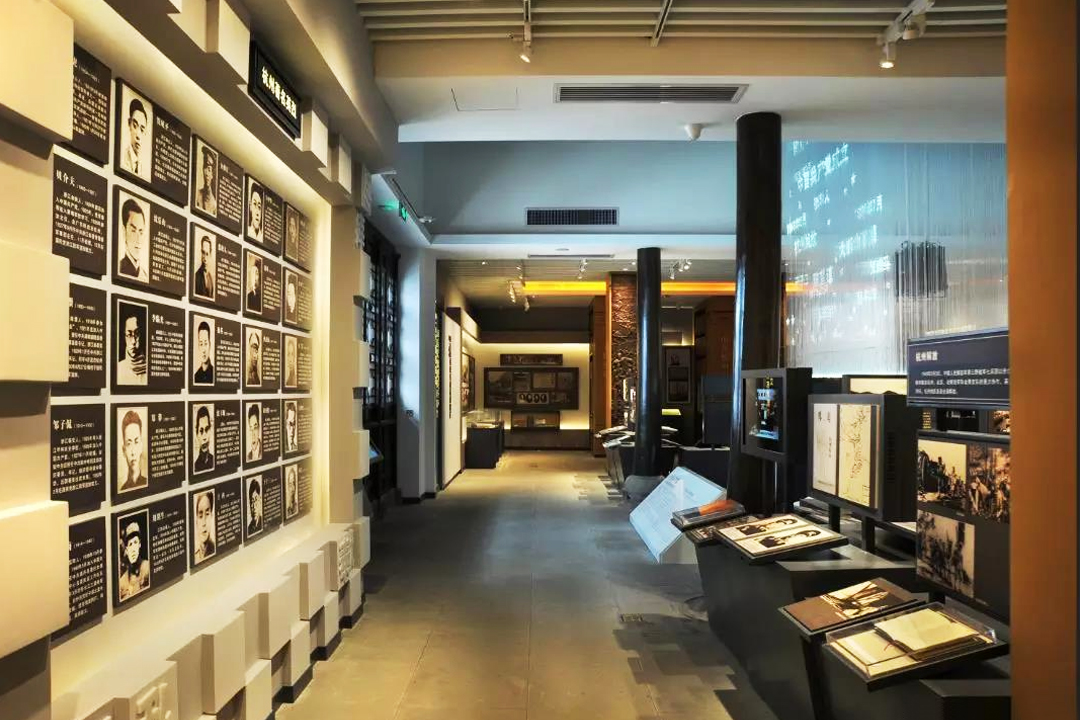 �Ї����a�h���ݚvʷ�^