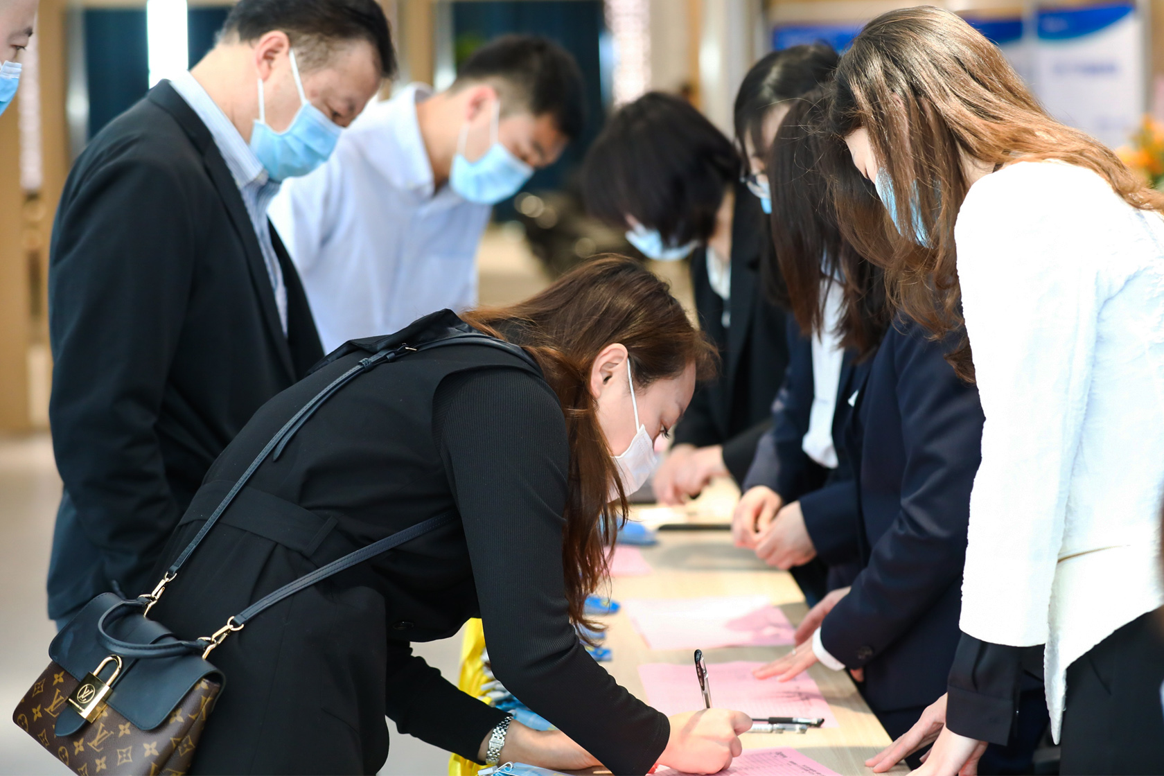 產(chǎn)品發(fā)布會(huì)參會(huì)嘉賓簽到入場(chǎng)