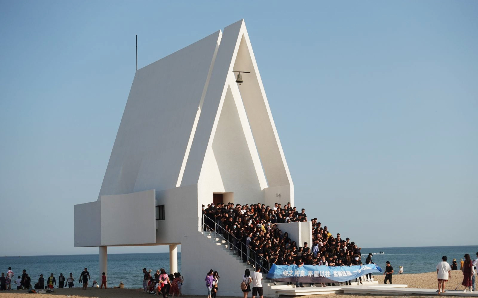 С�׹�˾�Y�ÈF(tu��n)�����(d��ng)��Ӱ