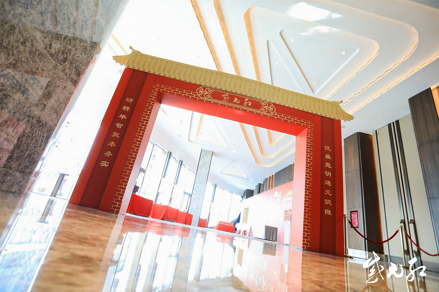 年會(huì)外場(chǎng)傳統(tǒng)建筑飛檐門(mén)頭