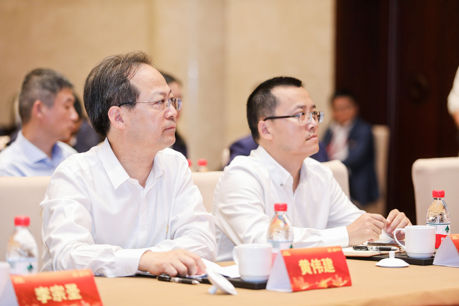 �㽭ʡ��ͨ���F�hί����ӛ�S�����ڻ�ӬF��