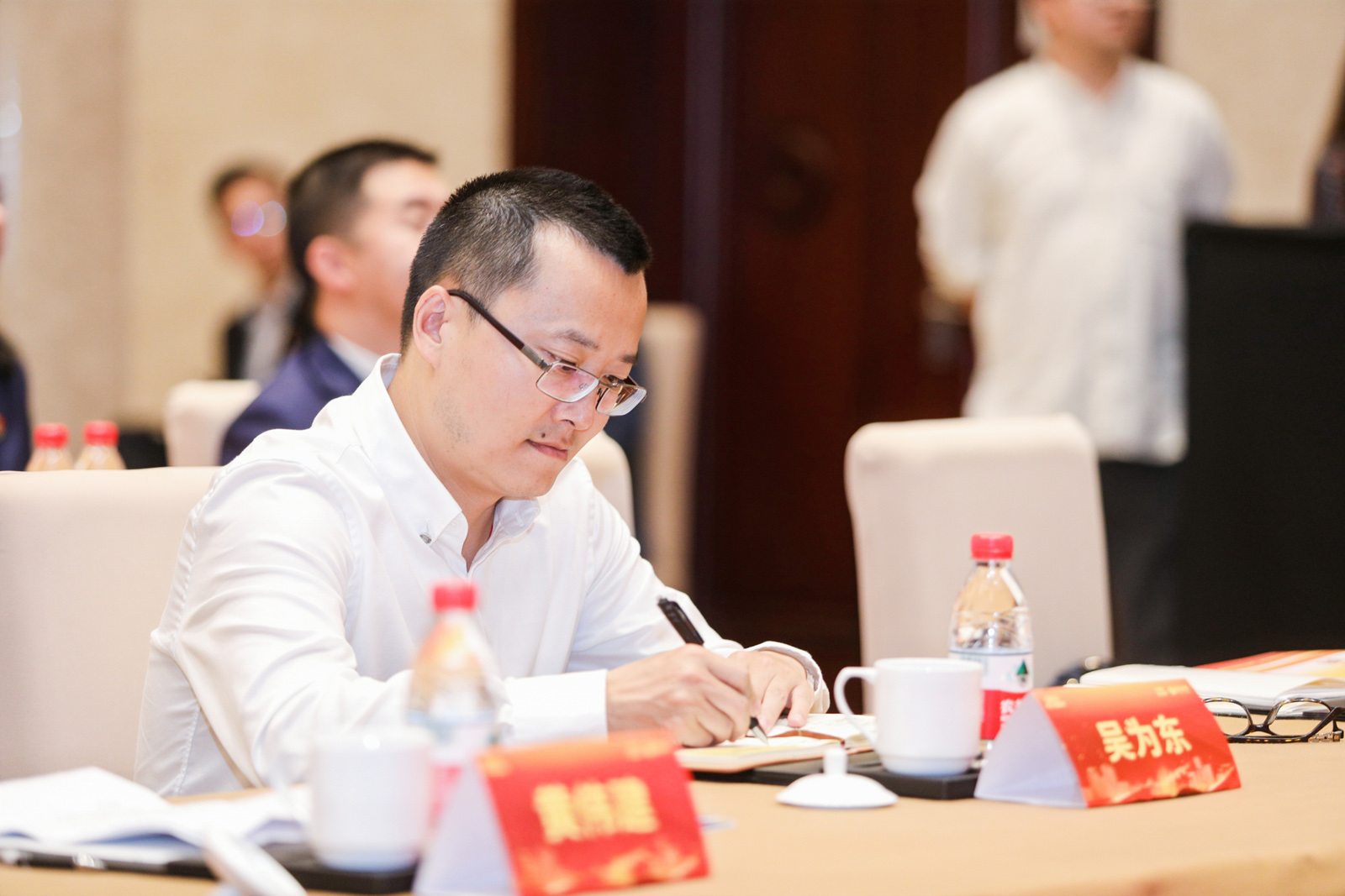 �tɫ�h����ӬF�����e