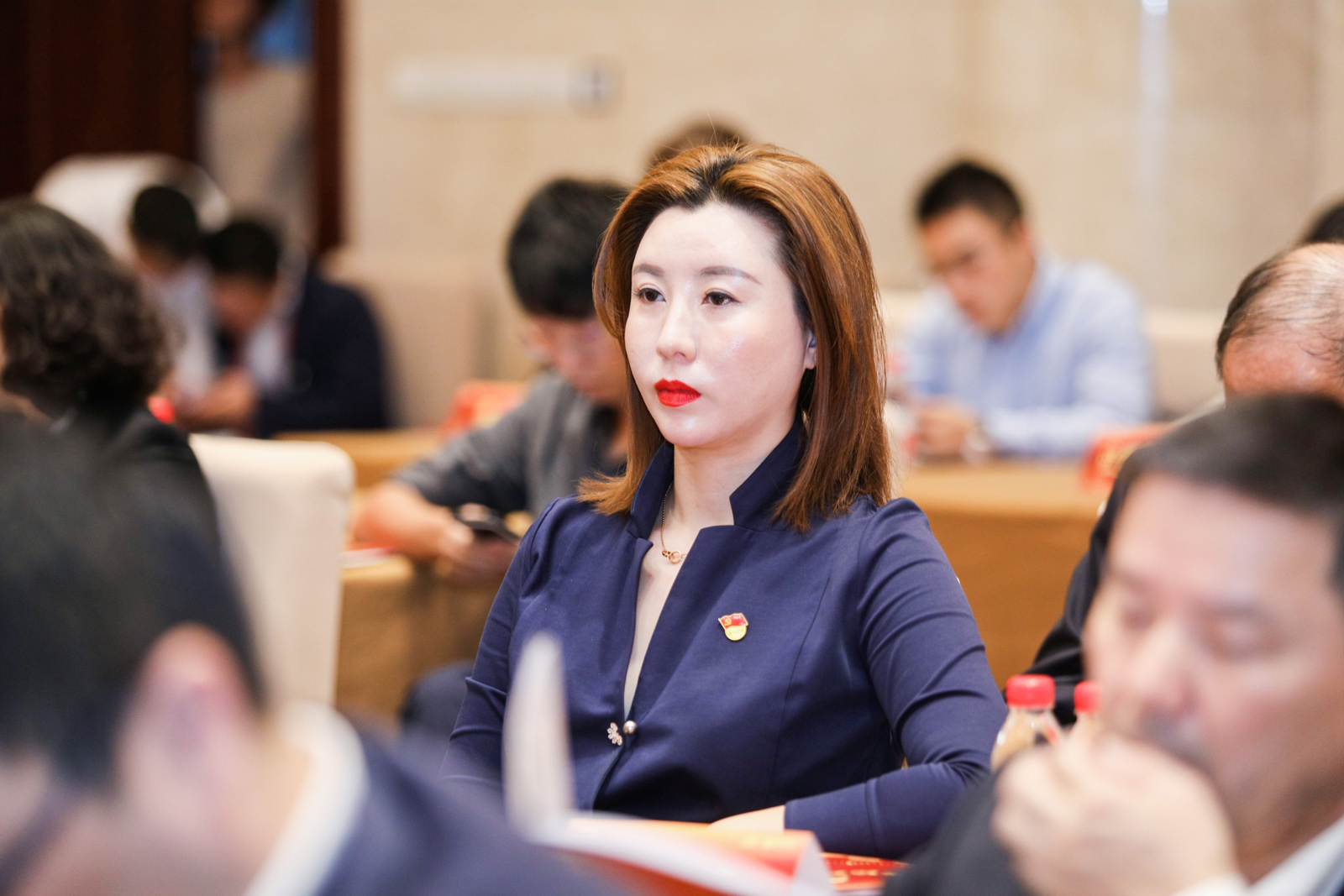 �������e�،�