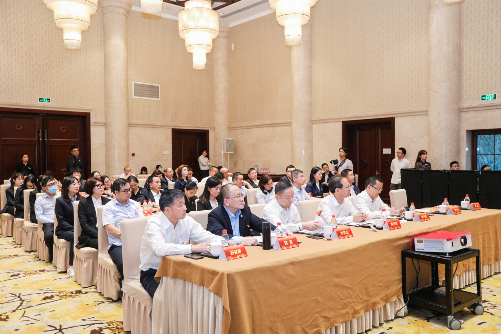 ��Ͷ�خa�������Cȯ�h���Y���������Ӄxʽ�^��ϯ����