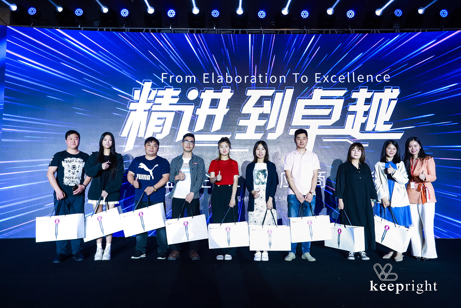 �����M(j��n)��׿Խ������(y��ng)�̴�����(d��ng)�F(xi��n)��