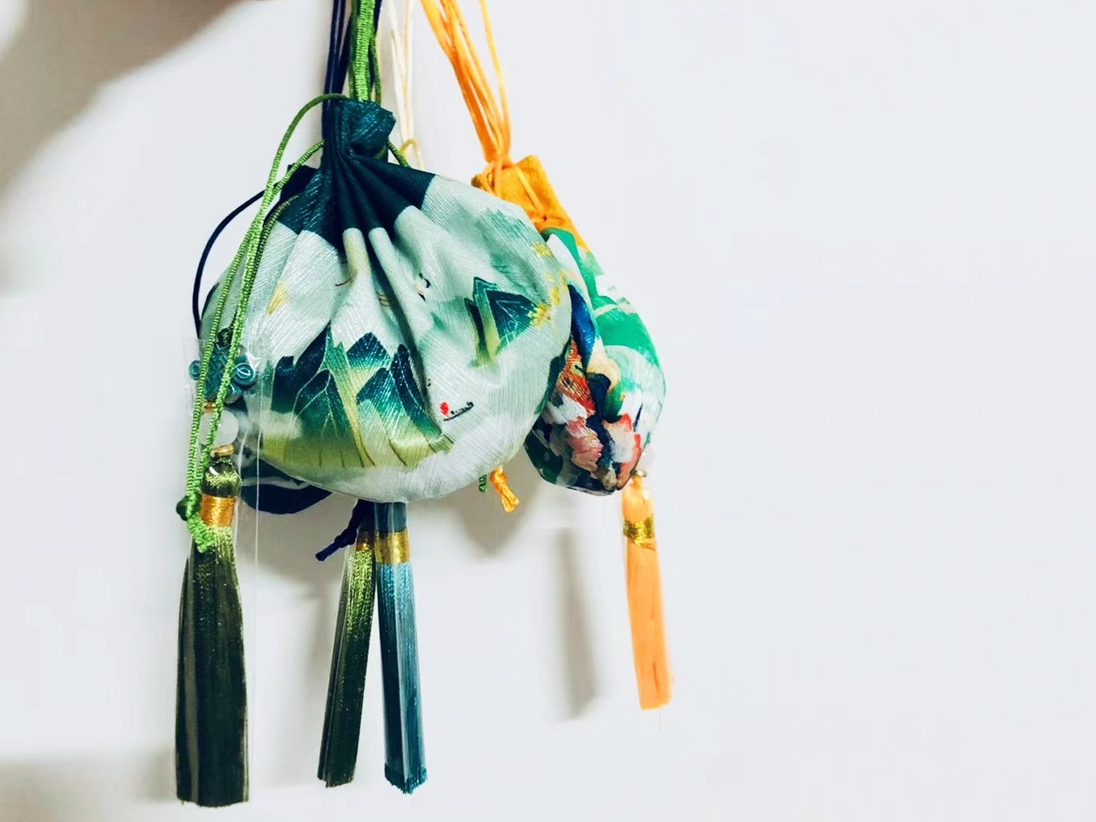 社區(qū)端午節(jié)做香包活動(dòng)