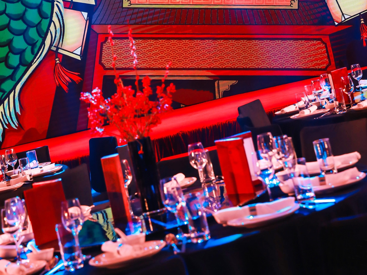 年會晚宴現(xiàn)場布置