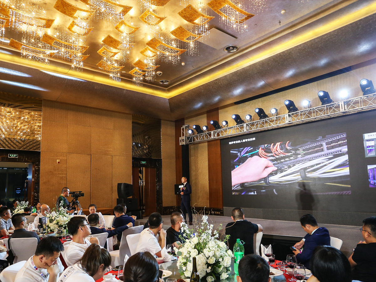 Ʒ�ưl(f��)�����F(xi��n)��CEO���v���o