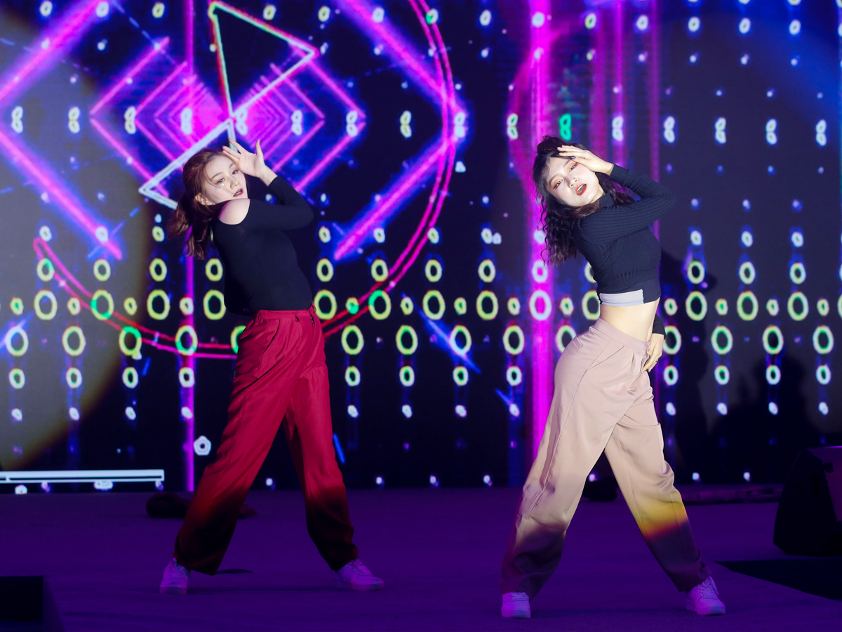 年會表演節(jié)目彩排