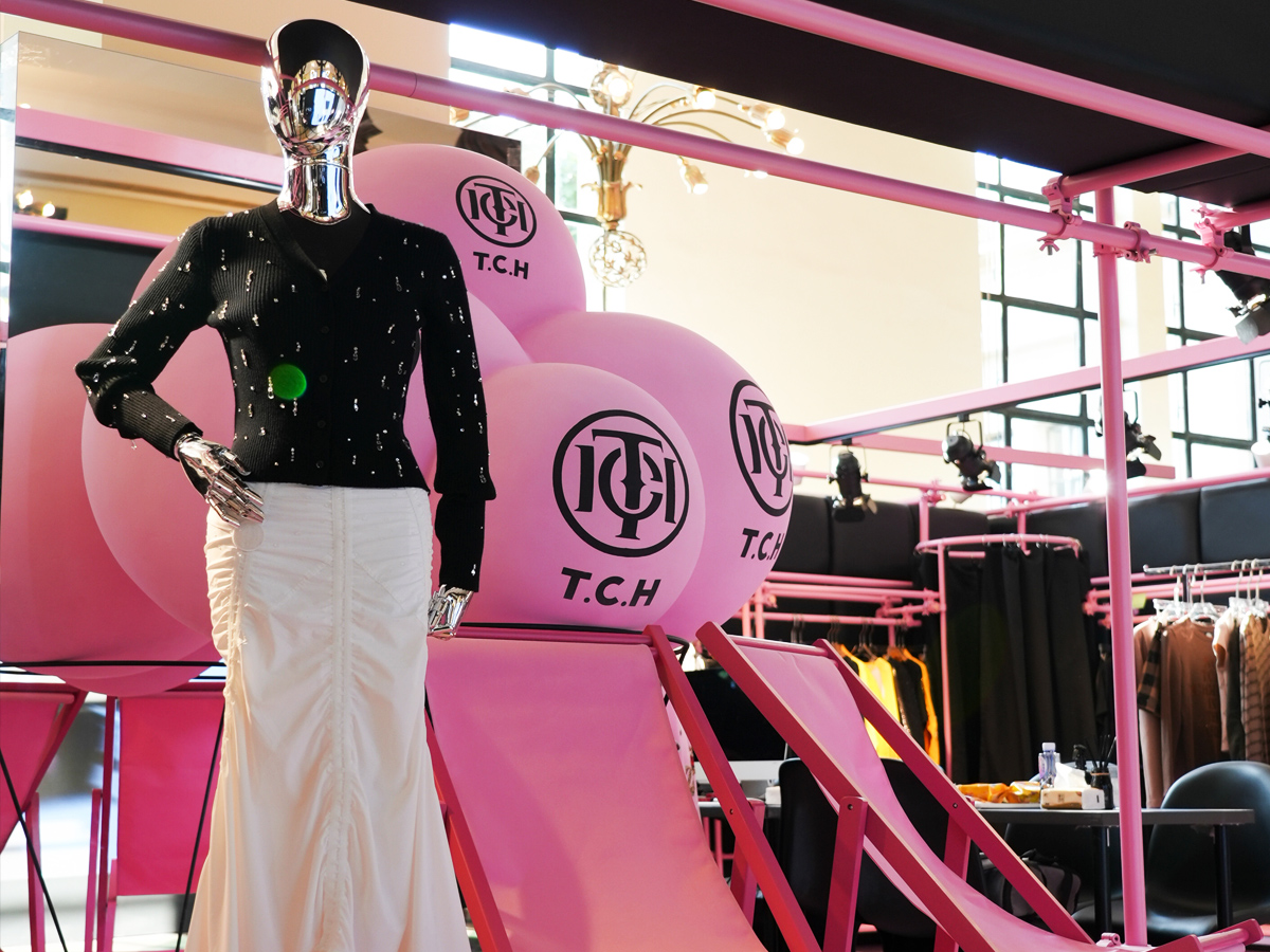 Ʒ�Ʒ��bӆ؛��(hu��)�a(ch��n)Ʒչʾ�^(q��)