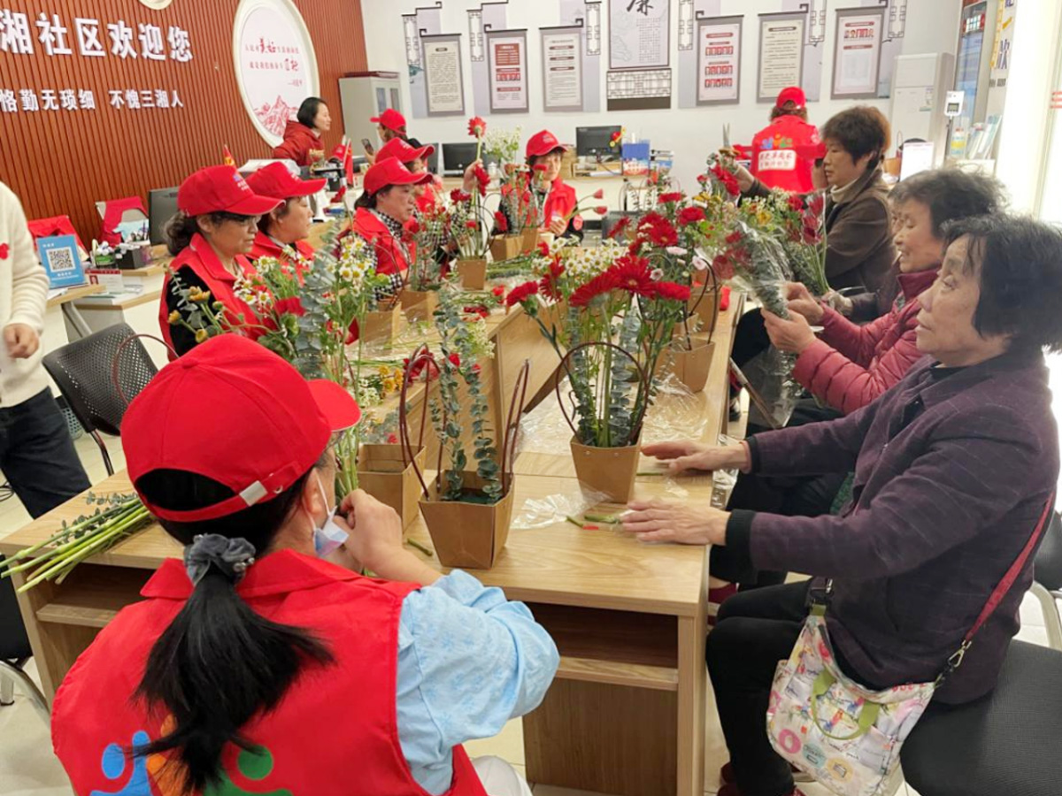 �DŮ��(ji��)�廨���(d��ng)�߄�