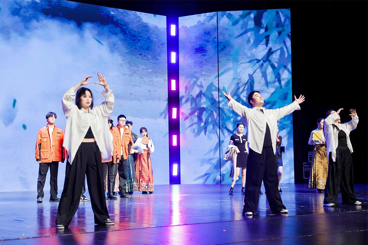 公司年度大會表演節(jié)目